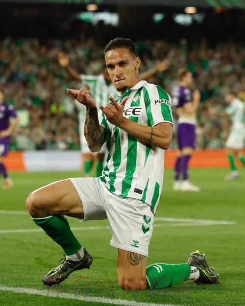 阿斯报:贝蒂斯边锋安东尼恢复训练 或出战皇马 阿斯报:贝蒂斯边锋安东尼恢复训练 或出战皇马